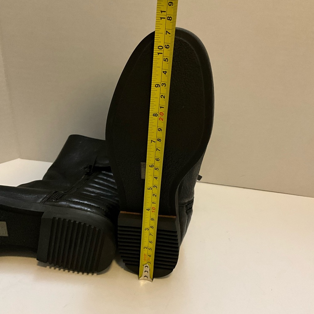 ELIE TAHARI Ankle Boots - Picture 11 of 11
